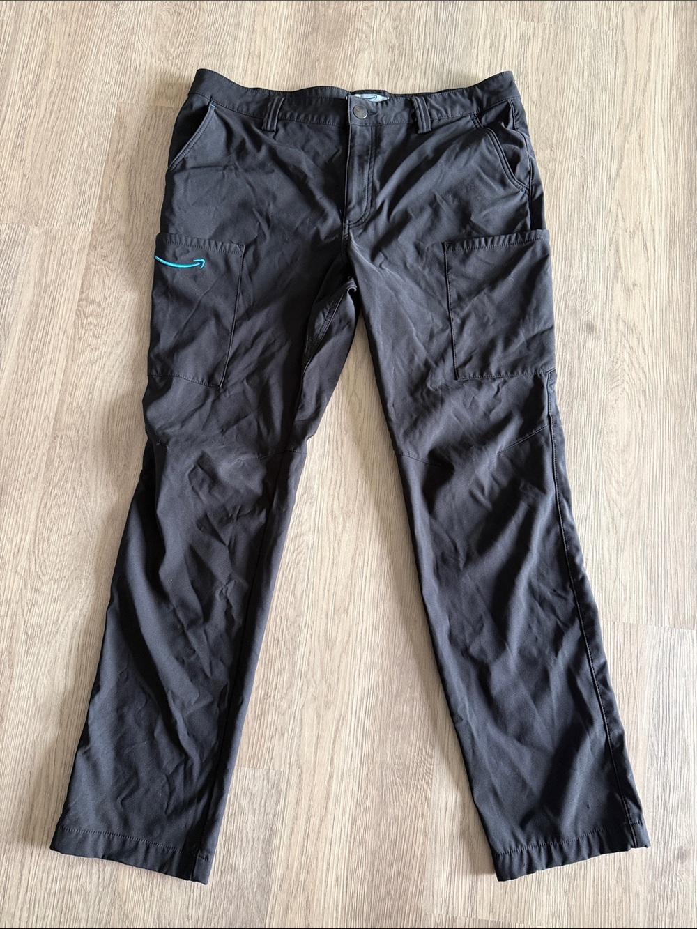 Amazon Black Men's Cargo Pants with Teal Accent Size Large